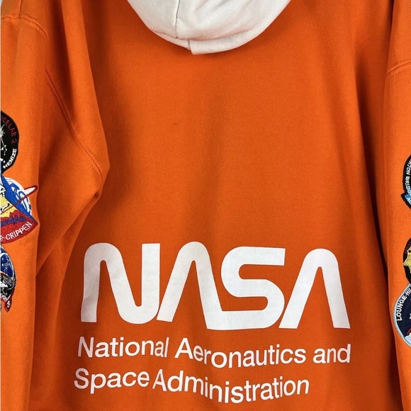 Buzz Aldrin Pacsun Orange Hooded Sweatshirt Large Hoodie Pullover NASA Patches - Picture 5 of 9
